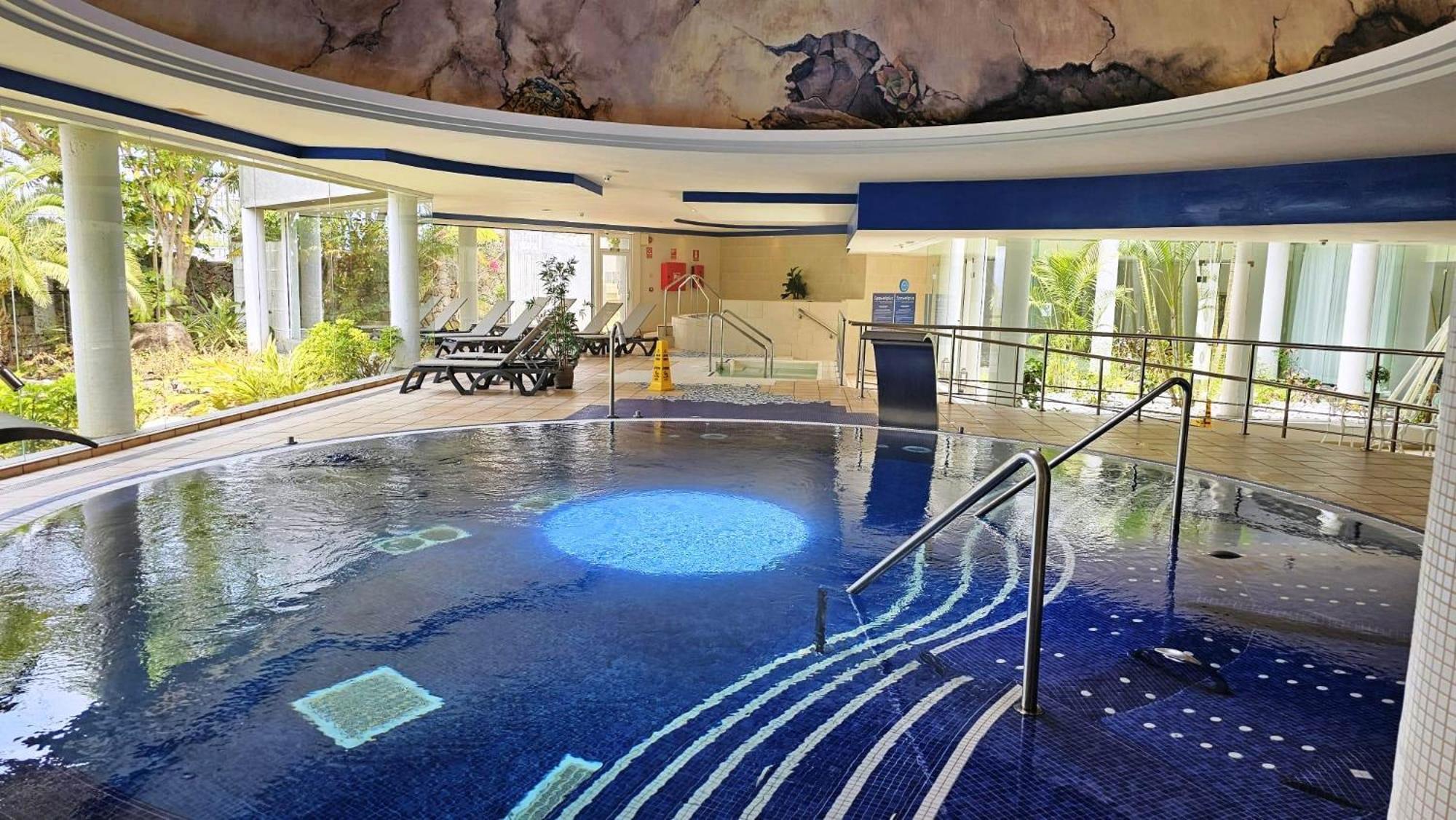 Blue Bay Paradise - Beach Front Apartment With Sea View Playa Paraiso  Esterno foto