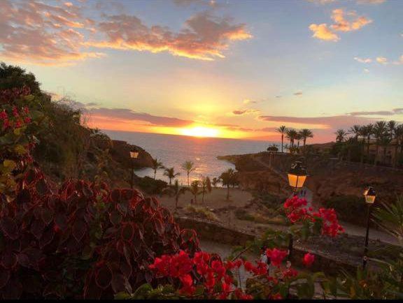 Blue Bay Paradise - Beach Front Apartment With Sea View Playa Paraiso  Esterno foto
