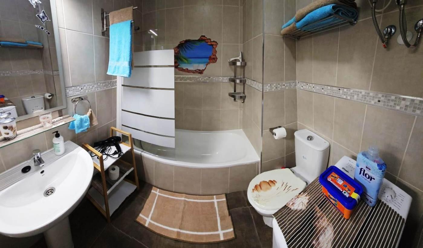 Blue Bay Paradise - Beach Front Apartment With Sea View Playa Paraiso  Esterno foto