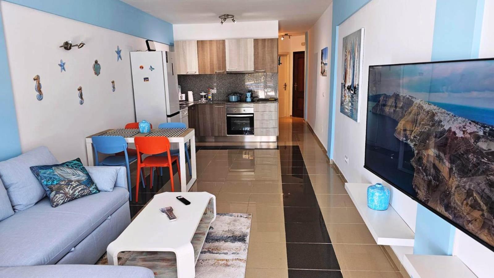 Blue Bay Paradise - Beach Front Apartment With Sea View Playa Paraiso  Esterno foto