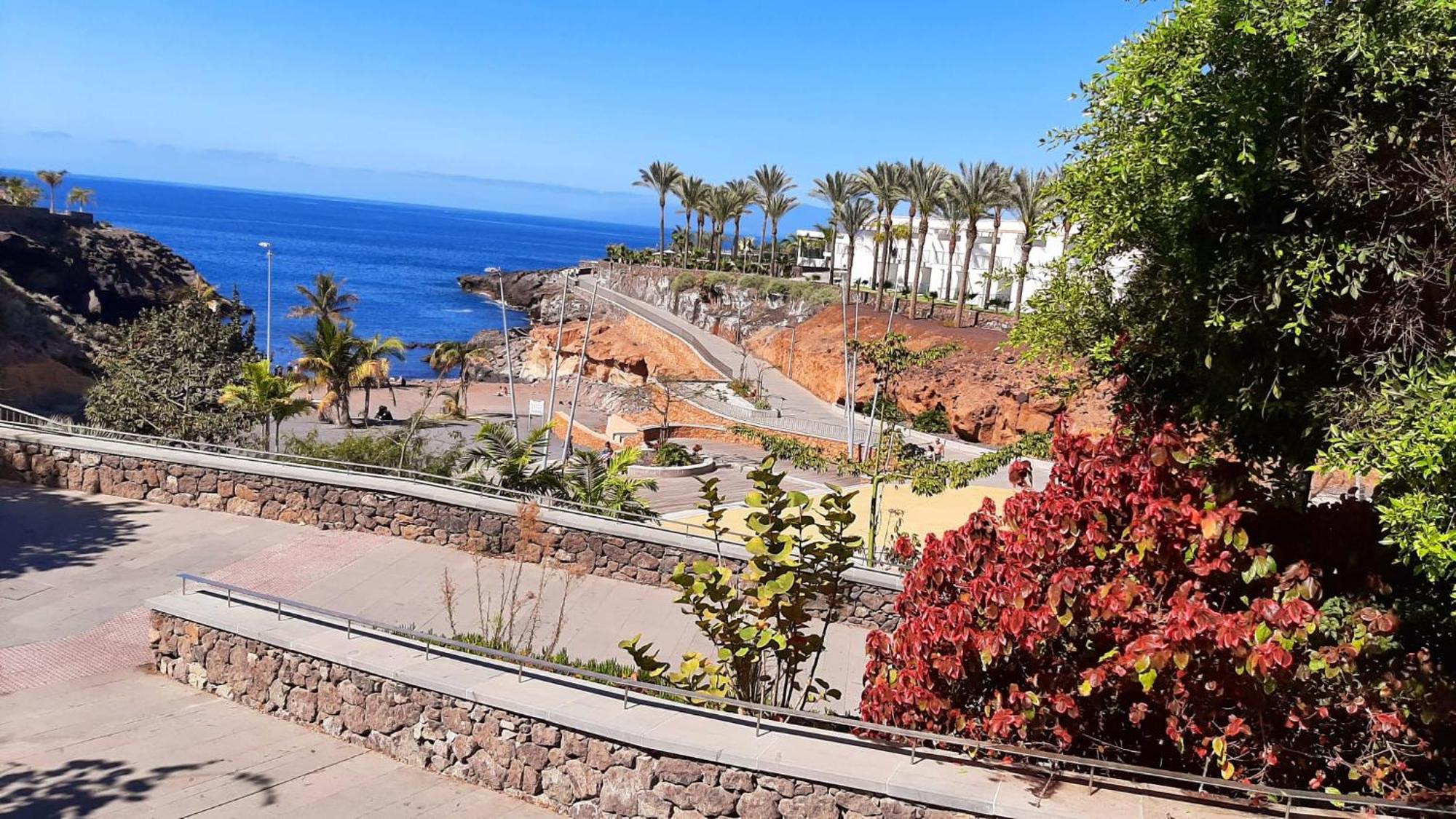 Blue Bay Paradise - Beach Front Apartment With Sea View Playa Paraiso  Esterno foto